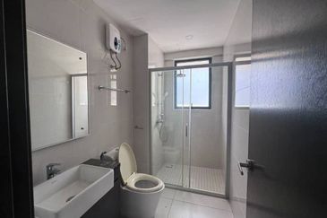 Baypoint @ Country Garden Danga Bay