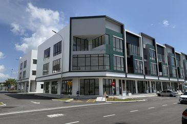 Crest @ Austin Emerald 1