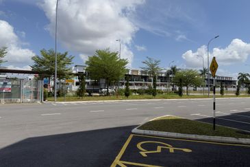 Crest @ Austin Emerald 1