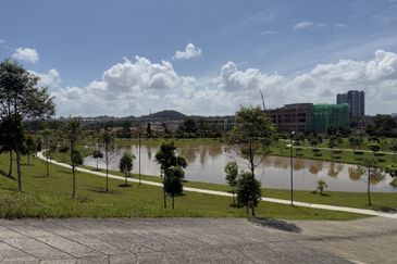 Crest @ Austin Emerald 1