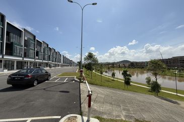 Crest @ Austin Emerald 1