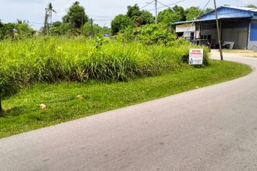 3 LOT TANAH PERUMAHAN UNTUK DIJUAL DI JALAN SRI JAYA, KAMPUNG PENGKALAN PANDAN, KEMAMAN, TERENGGANU