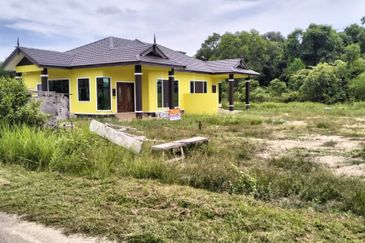 2 UNIT RUMAH SEMI D UNTUK DIJUAL DI JALAN LAMA KIJAL (TELUK KALONG - TITIAN BERAYONG), KIJAL, KEMAMAN, TERENGGANU