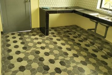 2 UNIT RUMAH SEMI D UNTUK DIJUAL DI JALAN LAMA KIJAL (TELUK KALONG - TITIAN BERAYONG), KIJAL, KEMAMAN, TERENGGANU