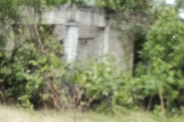 TANAH & RUMAH SEPARUH SIAP UNTUK DIJUAL DI RTB KAMPUNG MERTAU, TITIAN BERAYUN, KIJAL, KEMAMAN, TERENGGANU