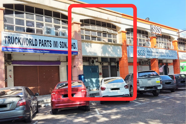 RUMAH KEDAI 2 TINGKAT UNTUK DIJUAL DI PUSAT DAGANGAN GEBENG, KUANTAN, PAHANG