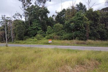 2 LOT TANAH PERUMAHAN UNTUK DIJUAL DI LORONG PERMATA 8, TAMAN PERMINT PERMATA, KUALA BERANG, TERENGGANU