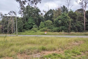 2 LOT TANAH PERUMAHAN UNTUK DIJUAL DI LORONG PERMATA 8, TAMAN PERMINT PERMATA, KUALA BERANG, TERENGGANU