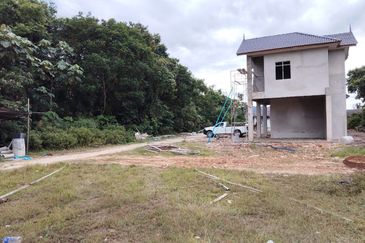 6 LOT TANAH PERUMAHAN UNTUK DIJUAL DI JALAN CIKGU KARIM, KUALA BERANG, TERENGGANU
