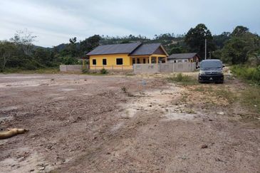 2 LOT TANAH PERUMAHAN UNTUK DIJUAL DI KAMPUNG BINJAI, JALAN TOK KAH, DUNGUN, TERENGGANU