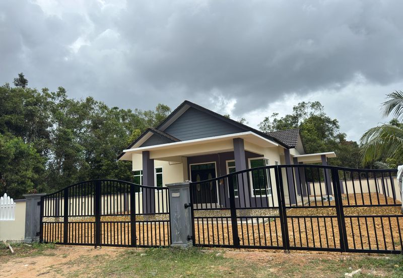 RUMAH BANGLO UNTUK DIJUAL DI KAMPUNG PELAM, TELEMONG, TERENGGANU