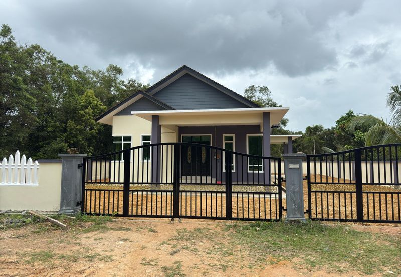 RUMAH BANGLO UNTUK DIJUAL DI KAMPUNG PELAM, TELEMONG, TERENGGANU