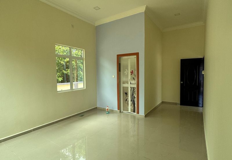 RUMAH BANGLO UNTUK DIJUAL DI KAMPUNG PELAM, TELEMONG, TERENGGANU