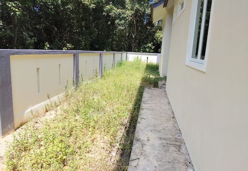 RUMAH BANGLO UNTUK DIJUAL DI KAMPUNG PELAM, TELEMONG, TERENGGANU