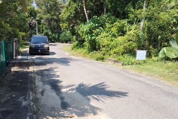 TANAH LOT PERUMAHAN UNTUK DIJUAL DI LORONG SAIDINA ABU BAKAR ASSIDDIQ 5, KAMPUNG BATU 7, SURA, DUNGUN, TERENGGANU