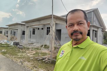 4 UNIT RUMAH SEMI D UNTUK DIJUAL DI SEBELAH TAMAN SRI BAYU, TAMAN MUNAWARRAH, BATU 3, BINJAI, KEMAMAN, TERENGGANU