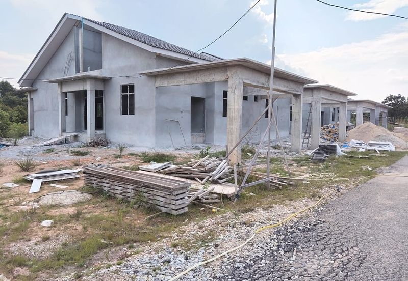 4 UNIT RUMAH SEMI D UNTUK DIJUAL DI SEBELAH TAMAN SRI BAYU, TAMAN MUNAWARRAH, BATU 3, BINJAI, KEMAMAN, TERENGGANU