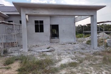 4 UNIT RUMAH SEMI D UNTUK DIJUAL DI SEBELAH TAMAN SRI BAYU, TAMAN MUNAWARRAH, BATU 3, BINJAI, KEMAMAN, TERENGGANU