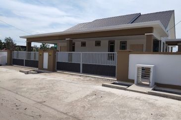 4 UNIT SEMI D UNTUK DIJUAL DI JALAN MELOR 2, KEMASIK, KEMAMAN, TERENGGANU