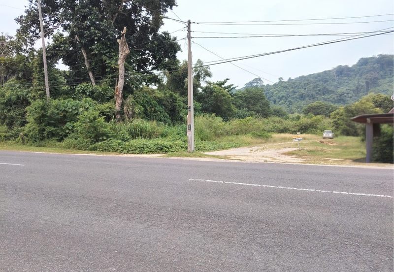 TANAH UNTUK DIJUAL DI KAMPUNG PENUNJUK, KIJAL, KEMAMAN, TERENGGANU