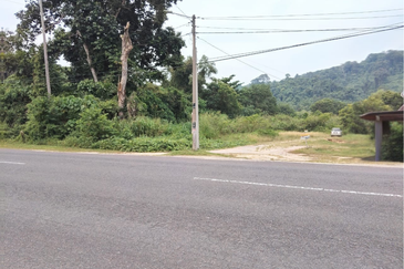 TANAH UNTUK DIJUAL DI KAMPUNG PENUNJUK, KIJAL, KEMAMAN, TERENGGANU