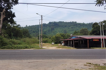 TANAH UNTUK DIJUAL DI KAMPUNG PENUNJUK, KIJAL, KEMAMAN, TERENGGANU