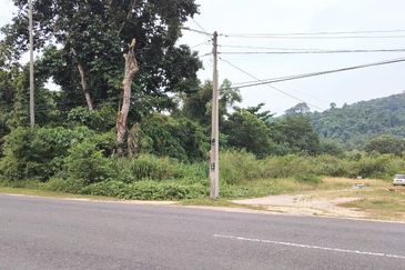 TANAH UNTUK DIJUAL DI KAMPUNG PENUNJUK, KIJAL, KEMAMAN, TERENGGANU