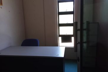 BANGUNAN KEDAI 2 TINGKAT UNTUK DIJUAL DI 18339, KAWASAN PERINDUSTRIAN JAKAR 3, FASA 2, CHUKAI, KEMAMAN, TERENGGANU