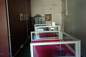 BANGUNAN KEDAI 2 TINGKAT UNTUK DIJUAL DI 18339, KAWASAN PERINDUSTRIAN JAKAR 3, FASA 2, CHUKAI, KEMAMAN, TERENGGANU