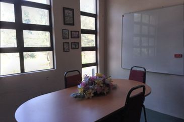 BANGUNAN KEDAI 2 TINGKAT UNTUK DIJUAL DI 18339, KAWASAN PERINDUSTRIAN JAKAR 3, FASA 2, CHUKAI, KEMAMAN, TERENGGANU