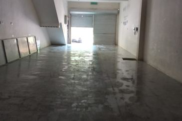 BANGUNAN KEDAI 2 TINGKAT UNTUK DIJUAL DI 18339, KAWASAN PERINDUSTRIAN JAKAR 3, FASA 2, CHUKAI, KEMAMAN, TERENGGANU