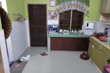 RUMAH TERES (CORNER LOT) UNTUK DIJUAL DI NO 6460, LORONG PULAI 1, BATU 2, JALAN AIR PUTIH, KEMAMAN, TERENGGANU