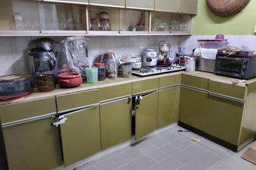 RUMAH TERES (CORNER LOT) UNTUK DIJUAL DI NO 6460, LORONG PULAI 1, BATU 2, JALAN AIR PUTIH, KEMAMAN, TERENGGANU