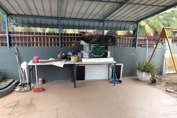 RUMAH TERES (CORNER LOT) UNTUK DIJUAL DI NO 6460, LORONG PULAI 1, BATU 2, JALAN AIR PUTIH, KEMAMAN, TERENGGANU