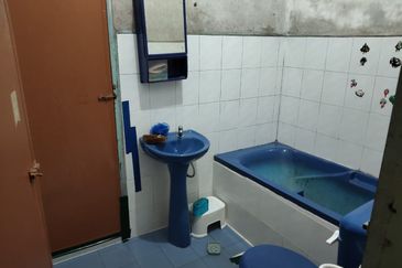 RUMAH TERES (CORNER LOT) UNTUK DIJUAL DI NO 6460, LORONG PULAI 1, BATU 2, JALAN AIR PUTIH, KEMAMAN, TERENGGANU