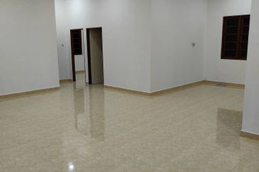 RUMAH BANGLO SETINGKAT UNTUK DIJUAL DI KAMPUNG SEBERANG, BUKIT PAYUNG, MARANG, TERENGGANU