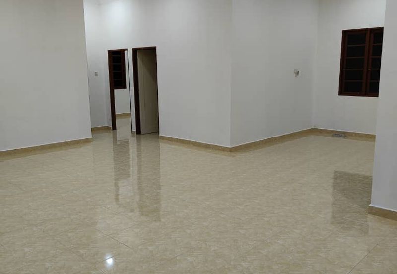 RUMAH BANGLO SETINGKAT UNTUK DIJUAL DI KAMPUNG SEBERANG, BUKIT PAYUNG, MARANG, TERENGGANU