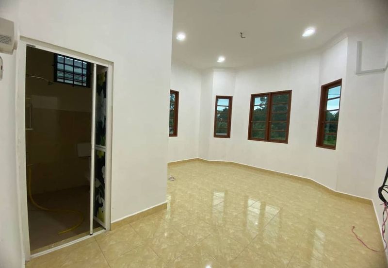 RUMAH BANGLO SETINGKAT UNTUK DIJUAL DI KAMPUNG SEBERANG, BUKIT PAYUNG, MARANG, TERENGGANU