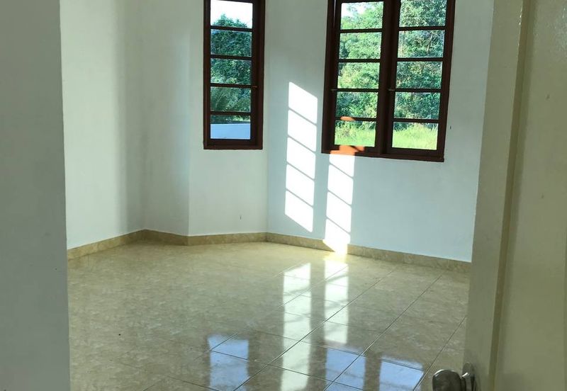 RUMAH BANGLO SETINGKAT UNTUK DIJUAL DI KAMPUNG SEBERANG, BUKIT PAYUNG, MARANG, TERENGGANU