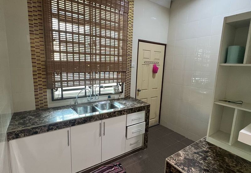 RUMAH BANGLO SETINGKAT UNTUK DIJUAL DI NO. 7635, LORONG SERINDIT 17, MERAGA BERIS,  (BELAKANG RR MERAGA BERIS), KEMAMAN, TERENGGANU