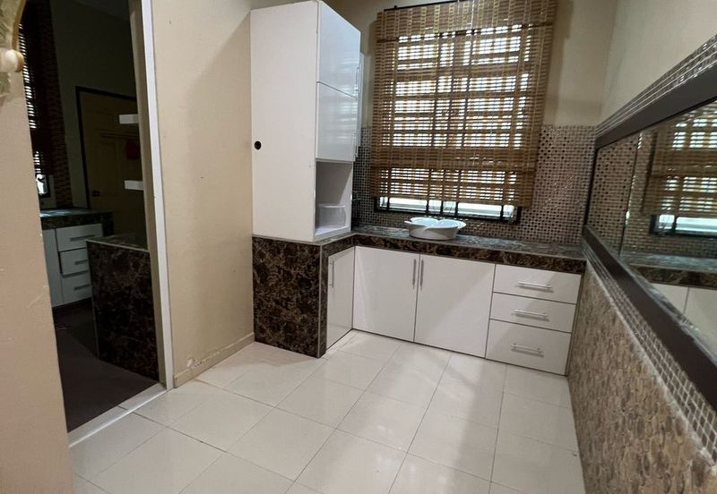 RUMAH BANGLO SETINGKAT UNTUK DIJUAL DI NO. 7635, LORONG SERINDIT 17, MERAGA BERIS,  (BELAKANG RR MERAGA BERIS), KEMAMAN, TERENGGANU