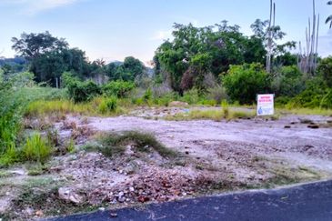 TANAH LOT PERUMAHAN UNTUK DIJUAL DI (BELAKANG PASARAYA TEN-TEN), GELIGA, KEMAMAN, TERENGGANU