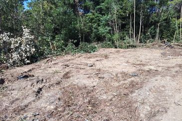 2 LOT TANAH PERUMAHAN UNTUK DIJUAL BERDEKATAN KOMPLEKS PETRONAS KERTEH / PERUMAHAN PETRONAS RANTAU BUKIT, KERTEH, KEMAMAN, TERENGGANU