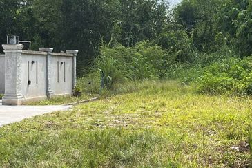 TANAH PERUMAHAN LOT KE-5 UNTUK DIJUAL DI JALAN TANJUNG 4, TAMAN DESA DARUL IMAN, BUKIT KUANG, KEMAMAN, TERENGGANU