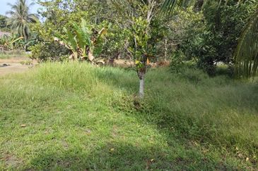 2 LOT TANAH PERUMAHAN UNTUK DIJUAL DI MERAGA BERIS, KIJAL, KEMAMAN, TERENGGANU