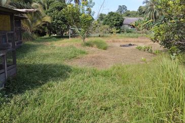 2 LOT TANAH PERUMAHAN UNTUK DIJUAL DI MERAGA BERIS, KIJAL, KEMAMAN, TERENGGANU