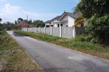 2 LOT TANAH PERUMAHAN UNTUK DIJUAL DI MERAGA BERIS, KIJAL, KEMAMAN, TERENGGANU
