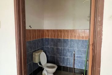 RUMAH TEREB 2 TINGKAT UNTUK DIJUAL DI PT 15509, TAMAN CHUKAI INDAH 2, JALAN HAJI WAN NGAH, CHUKAI, KEMAMAN, TERENGGANU