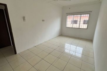 RUMAH TEREB 2 TINGKAT UNTUK DIJUAL DI PT 15509, TAMAN CHUKAI INDAH 2, JALAN HAJI WAN NGAH, CHUKAI, KEMAMAN, TERENGGANU