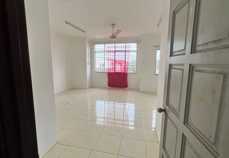 RUMAH TEREB 2 TINGKAT UNTUK DIJUAL DI PT 15509, TAMAN CHUKAI INDAH 2, JALAN HAJI WAN NGAH, CHUKAI, KEMAMAN, TERENGGANU